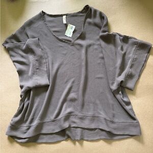 Tyche Taupe V-Neck Ribbed Short Sleeve Top